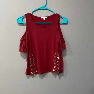 Short sleeve cropped tee size medium burgundy